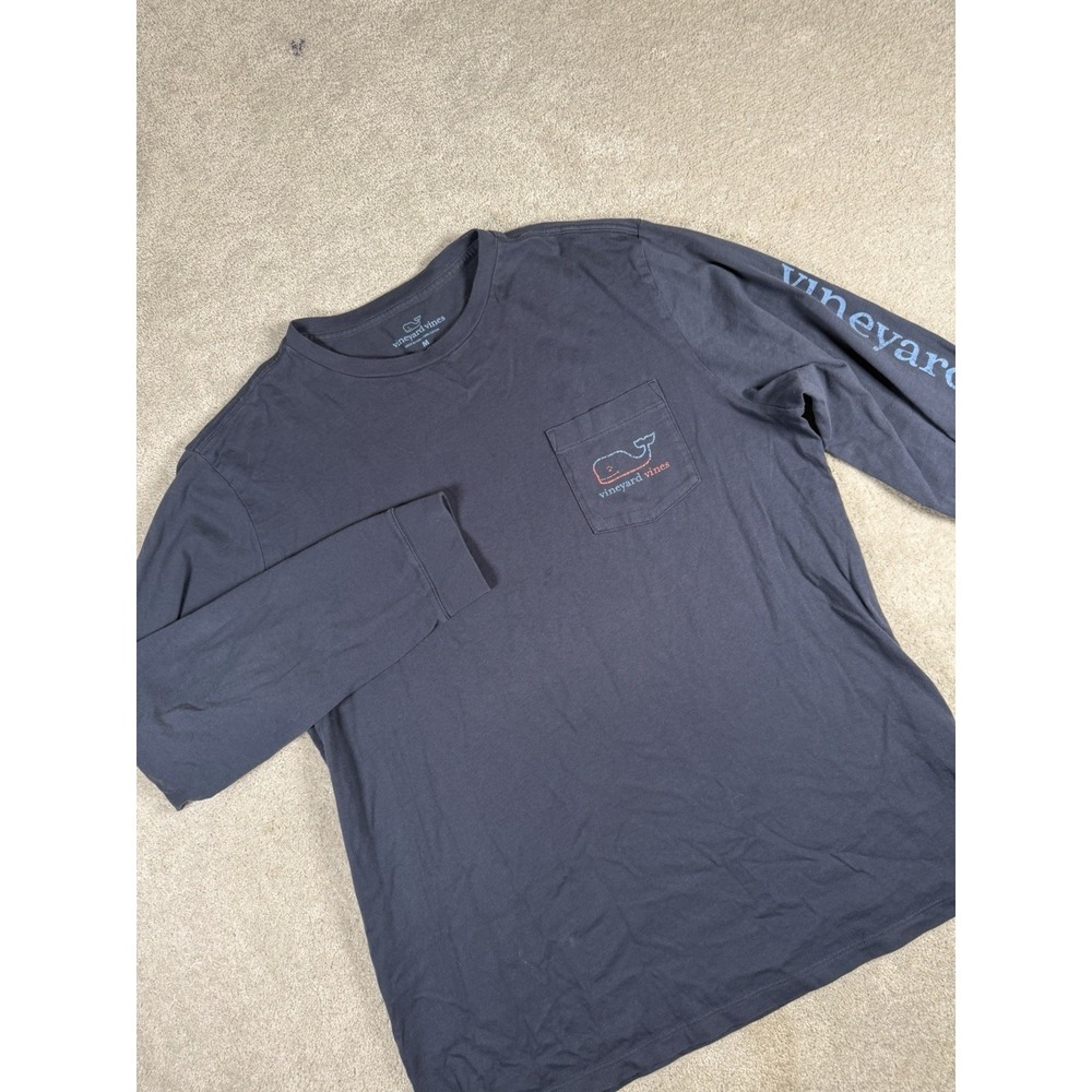 Vineyard Vines Men's T-Shirt Logo Size Medium Long Sleeve Blue Whale Pocket Tee